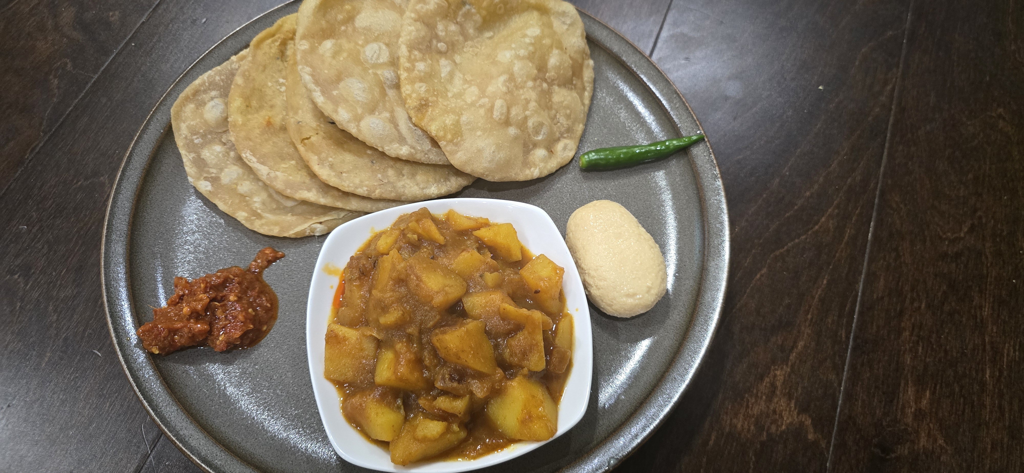 Bedmi Puri Alur Dom